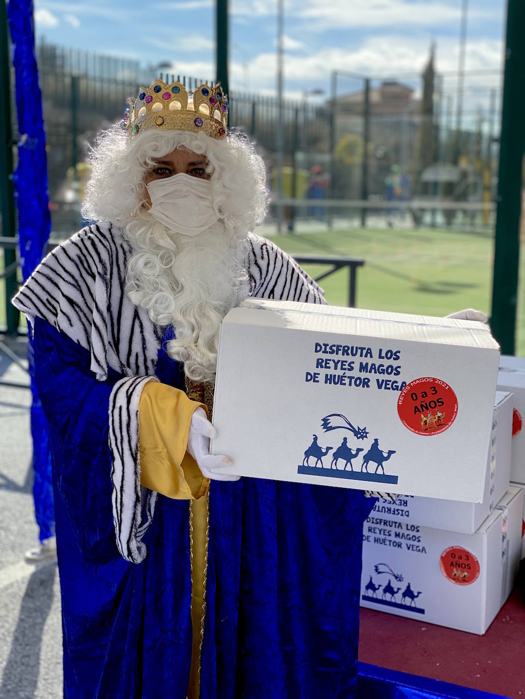 La visita más atípica de los Reyes Magos en Huétor Vega.