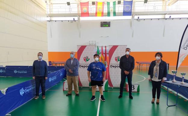 Representación institucional, en el pabellón La Libertad.