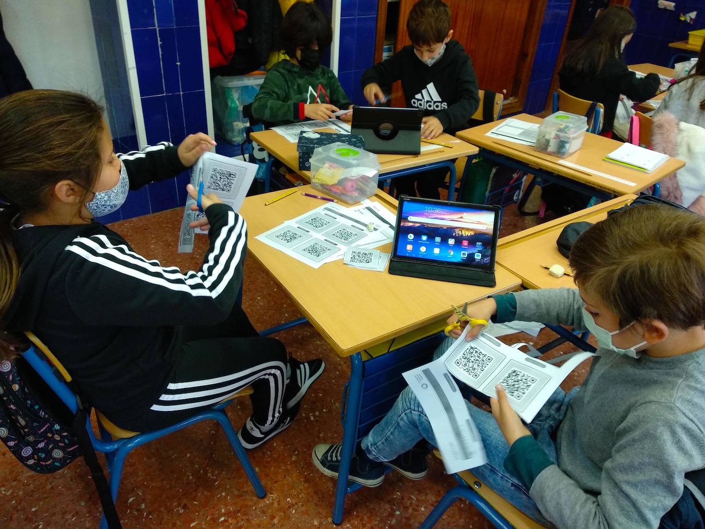 El alumnado del Mariana Pineda de Huétor Vega se familiariza con la inteligencia artificial.