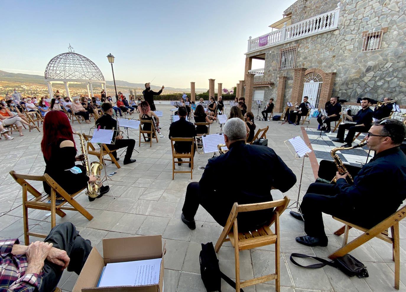 La Banda de Música de Huétor Vega tocó pasodobles clásicos y recientes.