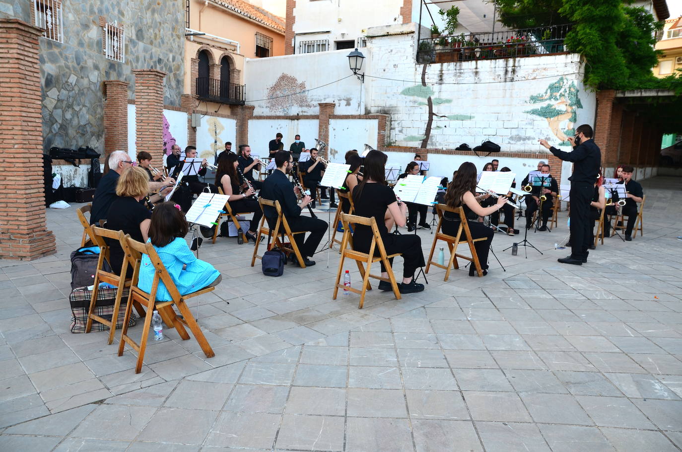La Banda de Música de Huétor Vega tocó pasodobles clásicos y recientes.