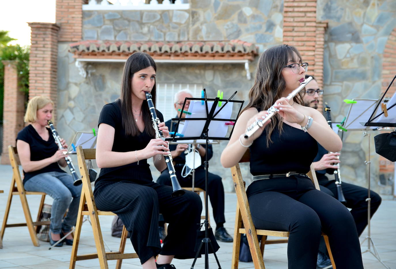 La Banda de Música de Huétor Vega tocó pasodobles clásicos y recientes.