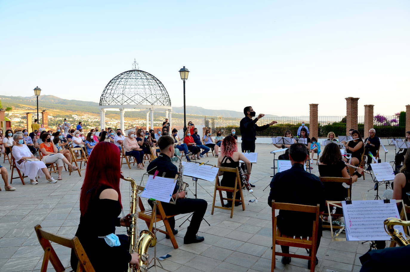 La Banda de Música de Huétor Vega tocó pasodobles clásicos y recientes.