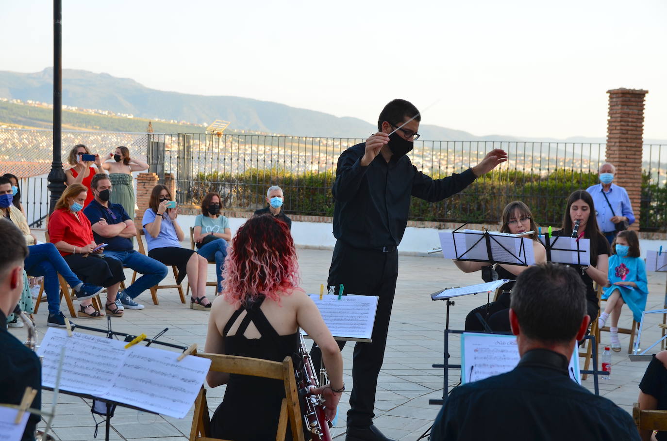 La Banda de Música de Huétor Vega tocó pasodobles clásicos y recientes.