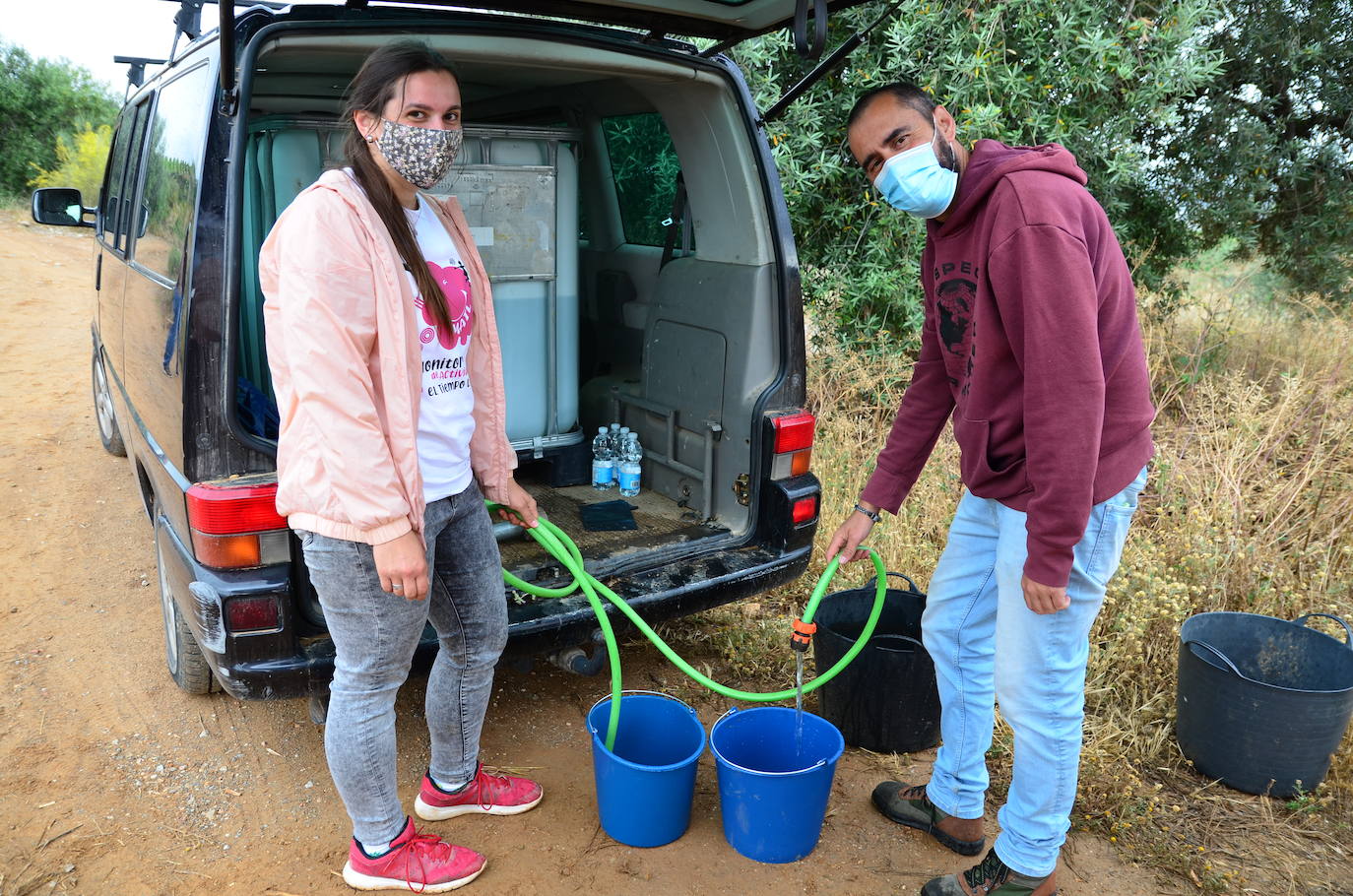 Huétor Vega se vuelca un año más en la siembra de árboles con Operación Encina.
