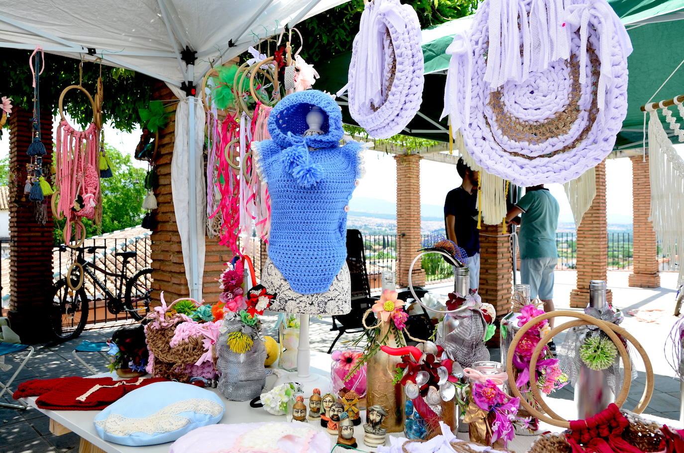 Artesanos de Huétor Vega, reunidos por primera vez en una feria.