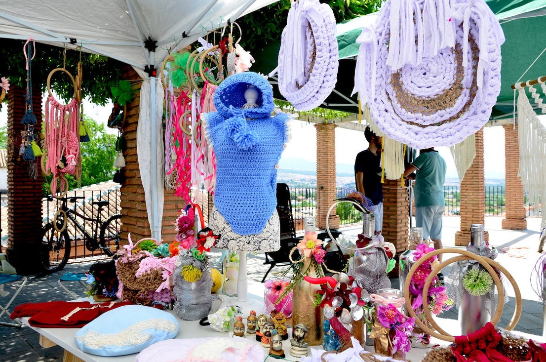 Artesanos de Huétor Vega, reunidos por primera vez en una feria.