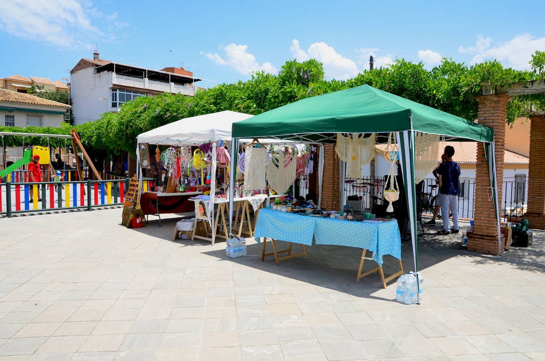 Artesanos de Huétor Vega, reunidos por primera vez en una feria.