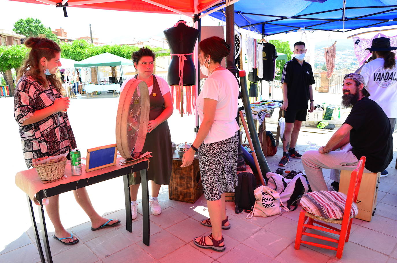 Artesanos de Huétor Vega, reunidos por primera vez en una feria.