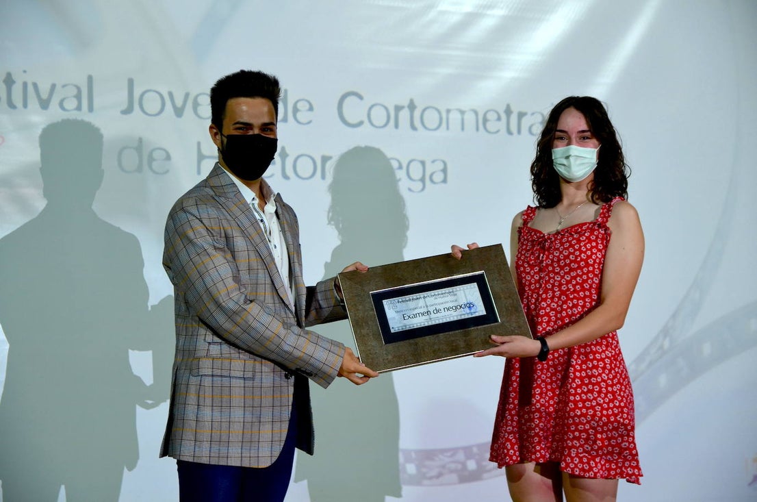 El Festival Joven de Cortometrajes de Huétor Vega vuelve a llenar de buen cine el verano en el Carmen de San Rafael.