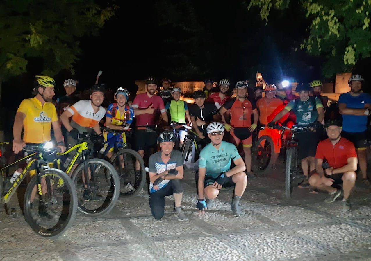 Ruta nocturna en MTB de Huétor Vega al Sacromonte, el pasado mes de julio.