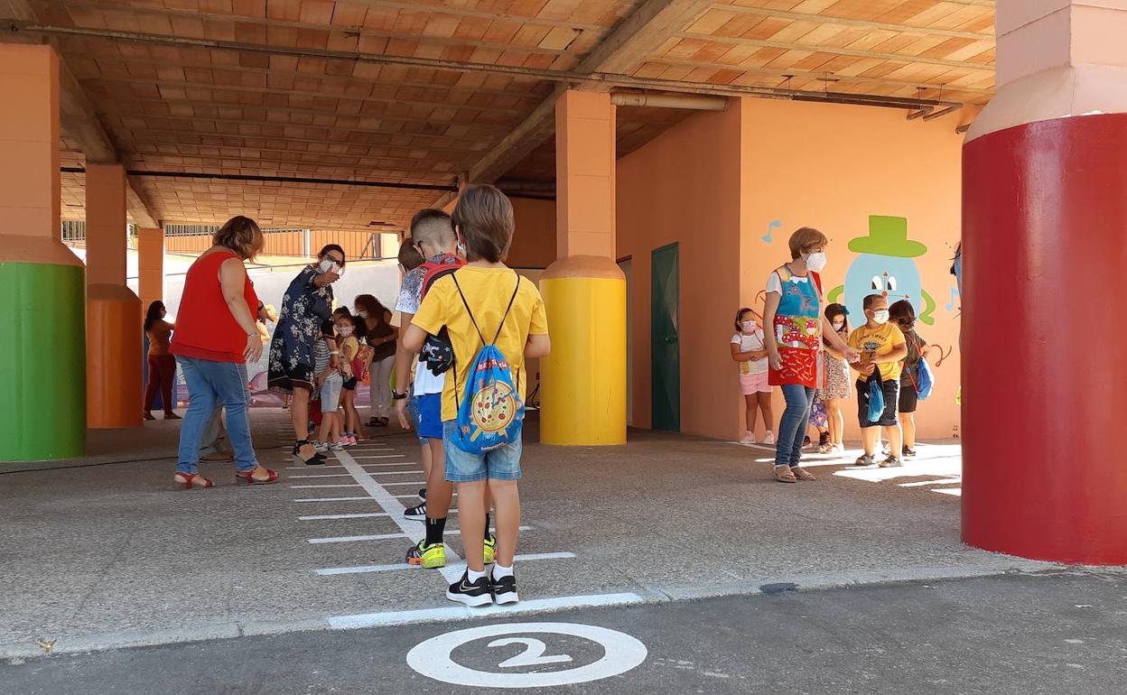 Vuelta a clase en Huétor Vega el año pasado.