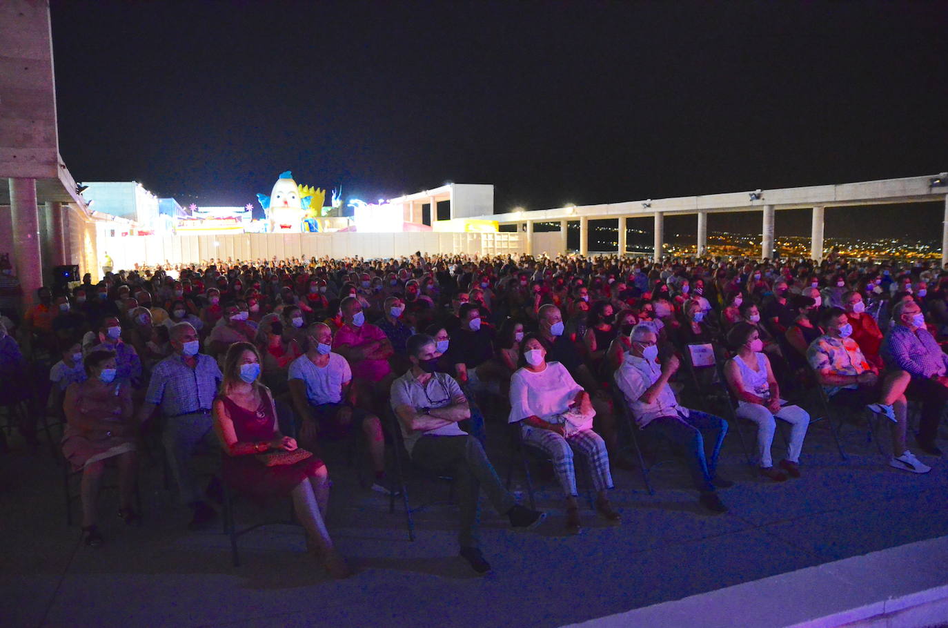 El espectáculo de humor de El Comandante Lara triunfó a lo grande.