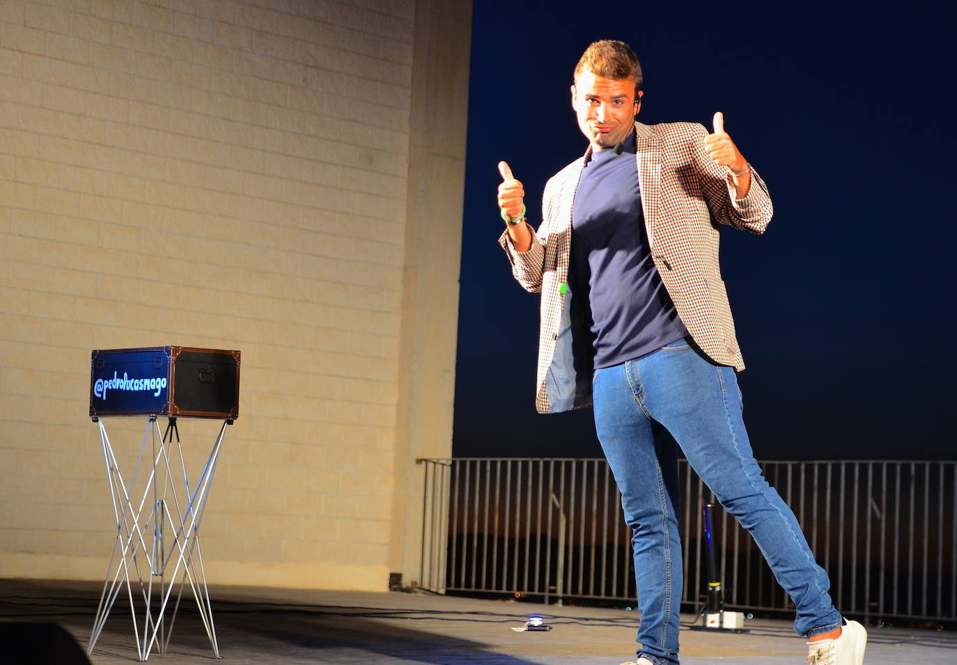 Magia y humor con el mago Pedro Lucas, en el Recinto Ferial.