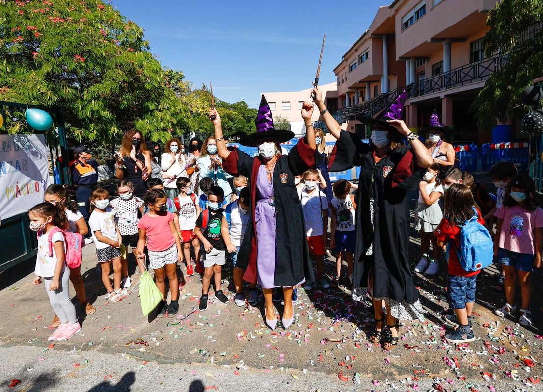 Fotos: La delegada de Educación asiste a la vuelta al 'cole' en Huétor Vega