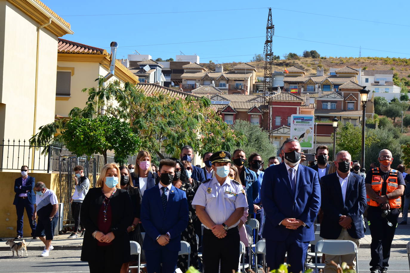 Fotos: Inauguración del monolito y la plaza en memoria del agente Arcos en Huétor Vega