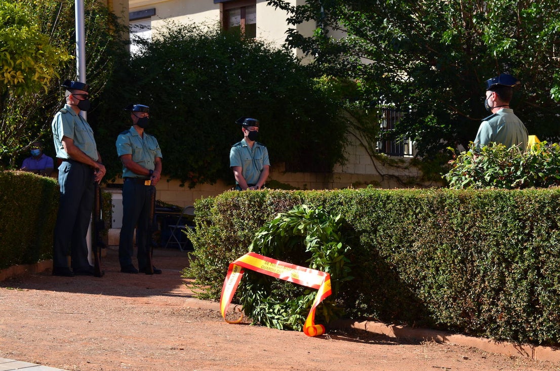 Fotos: Inauguración del monolito y la plaza en memoria del agente Arcos en Huétor Vega