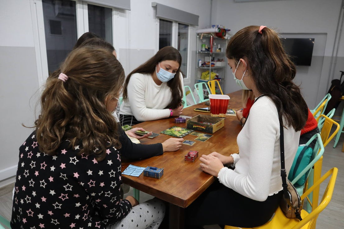 Fotos: Juegos 'sin cobertura' en el Espacio Joven de Huétor
