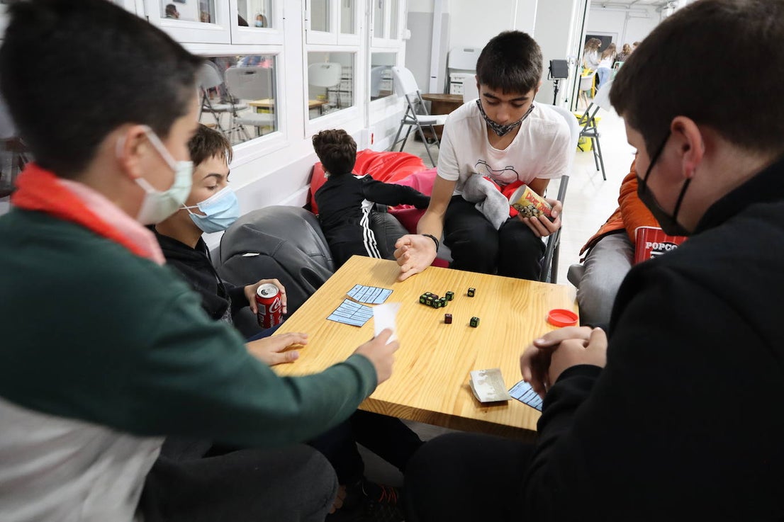 Fotos: Juegos 'sin cobertura' en el Espacio Joven de Huétor