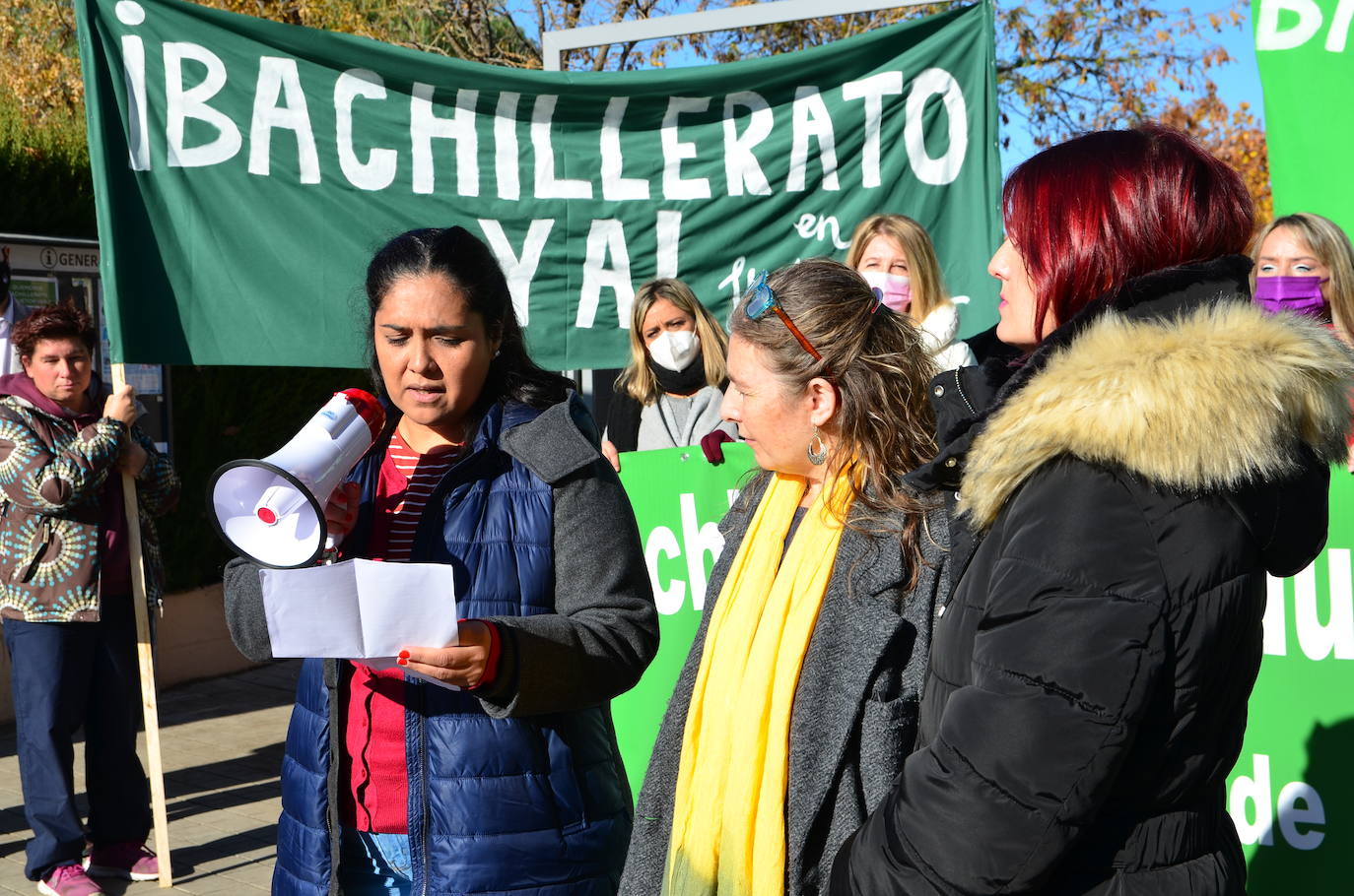 Fotos: Concentración para pedir Bachillerato en Huétor Vega