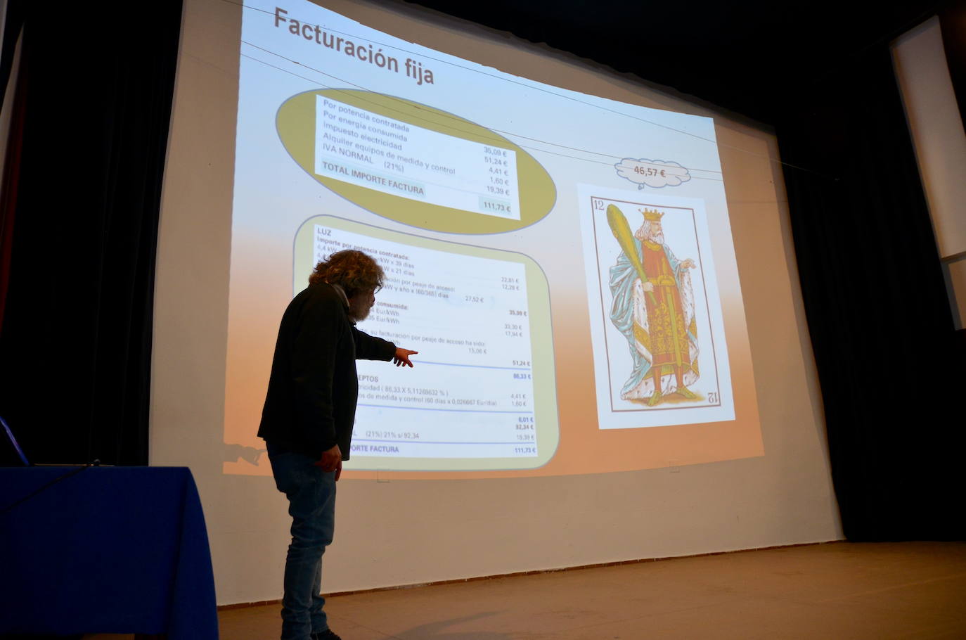 Fotos: Taller sobre la factura de la luz, en Huétor Vega