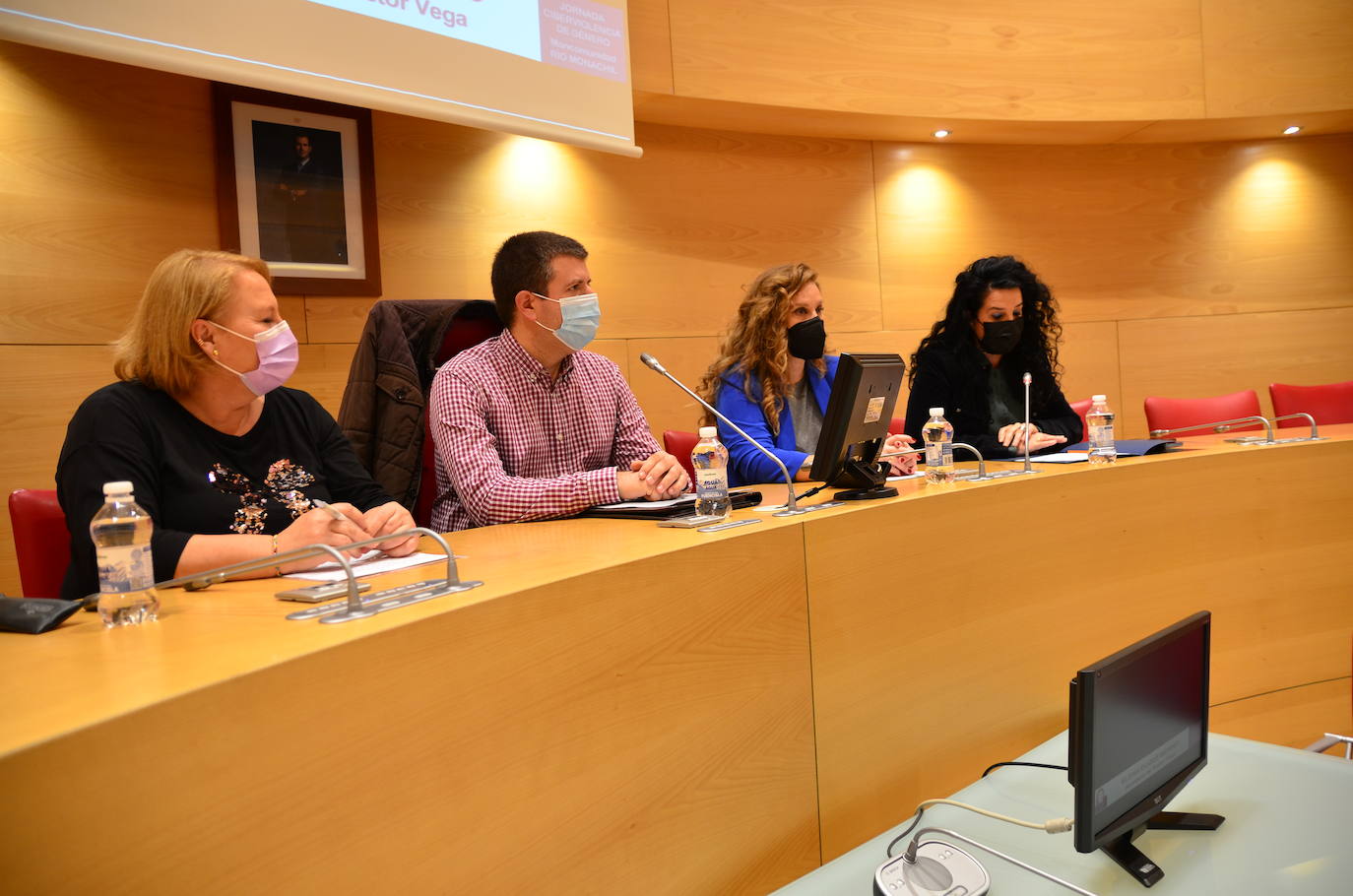 Fotos: Jornada sobre ciberviolencia de género, en Huétor Vega