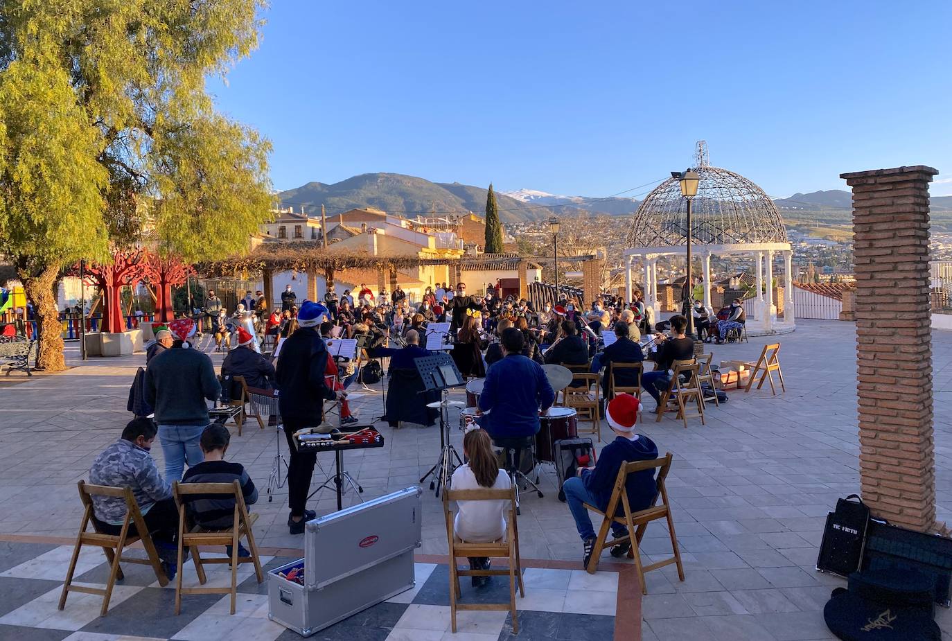 Los más pequeños participan en el concierto de Navidad de la Banda de Música de Huétor Vega