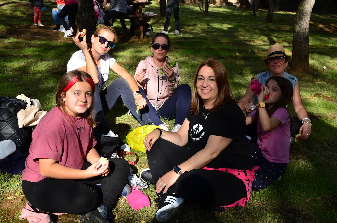 Fotos: 'Roar el güevo': la merienda más divertida de Huétor Vega