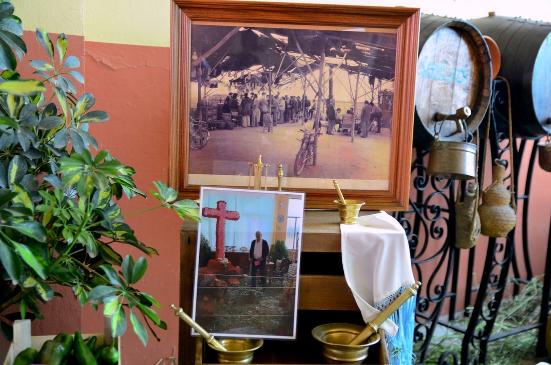 Cruz del Bar La Corría, primer premio del concurso municipal.