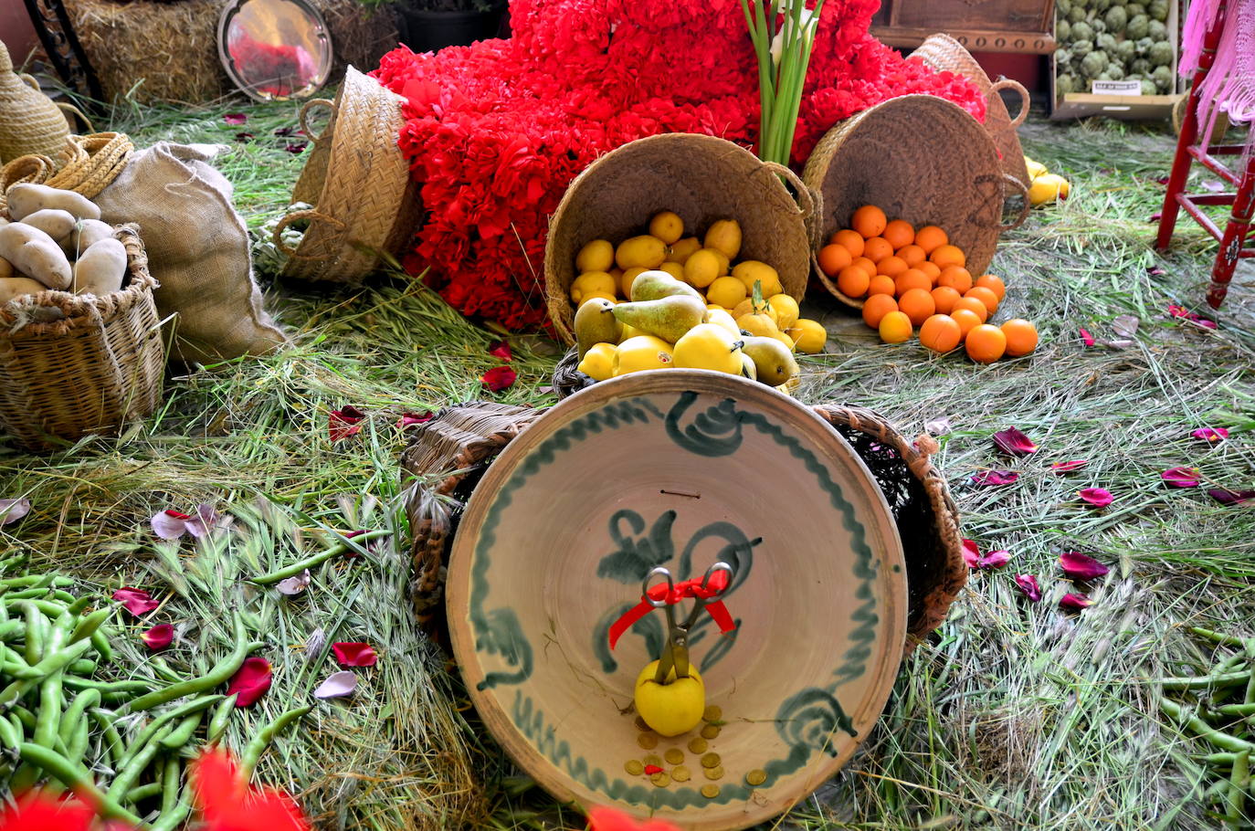 Cruz del Bar La Corría, primer premio del concurso municipal.