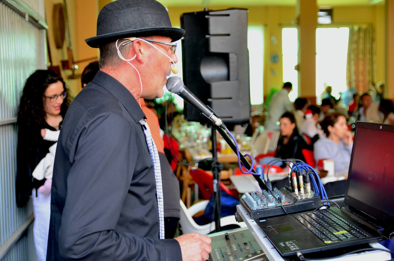 Ambiente en el Bar La Corría.