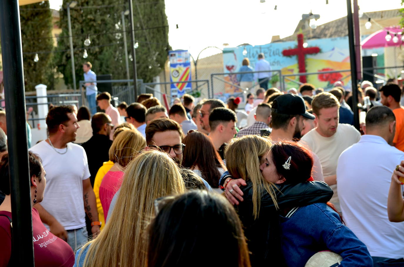 Ambiente en la plaza Abdal Malik de Huétor Vega.