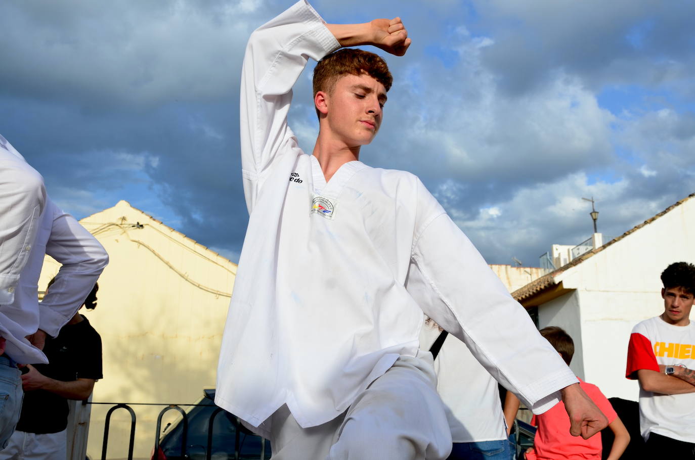Exhibición de la Escuela de Taekwondo de Rubén Hita, en la plaza Abdal Malik.