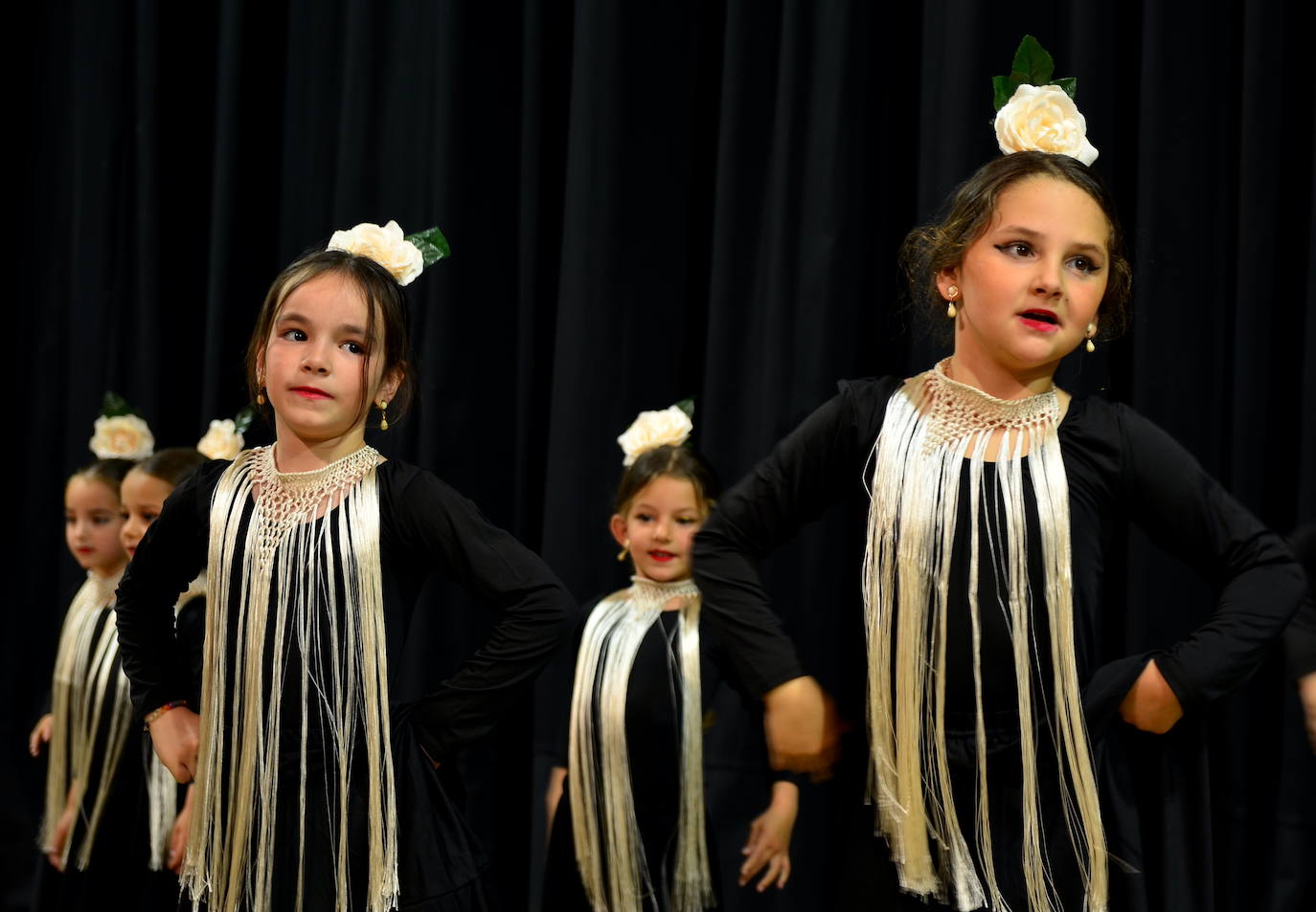 Grupos de baile flamenco de la Escuela de Música y Danza de Huétor Vega.
