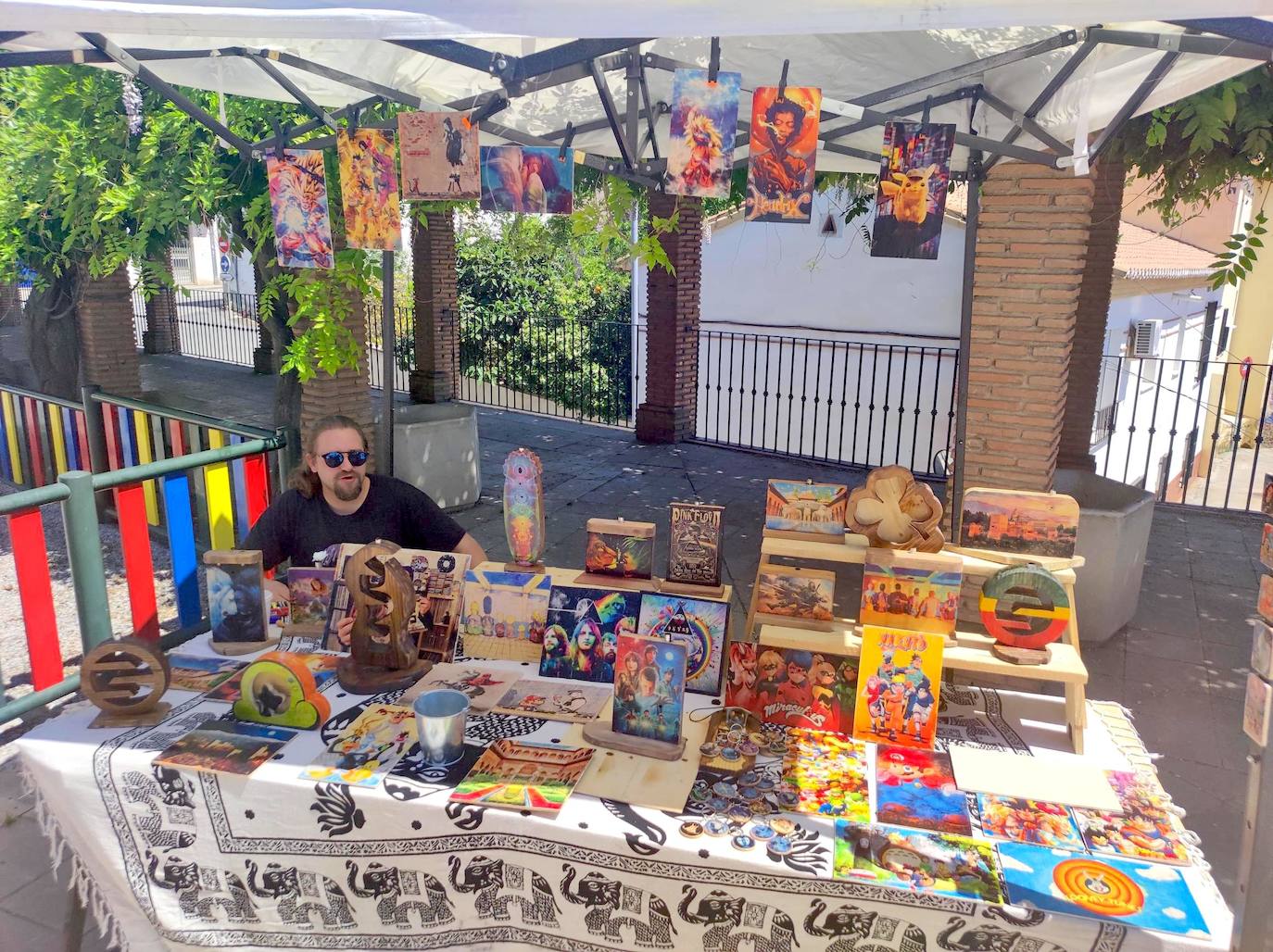 Imagen principal - La Feria de Artesanos de Huétor Vega regresa con novedades