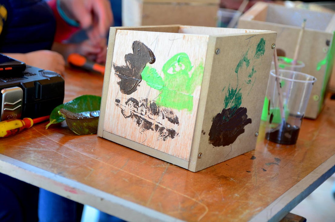 Fotos: Taller de construcción de cajas nido en el Parque de los Pinos