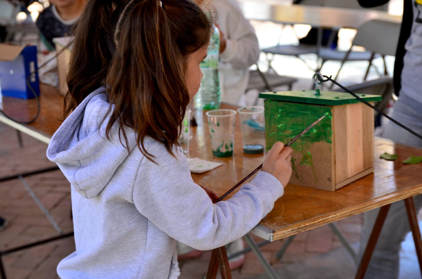 Fotos: Taller de construcción de cajas nido en el Parque de los Pinos