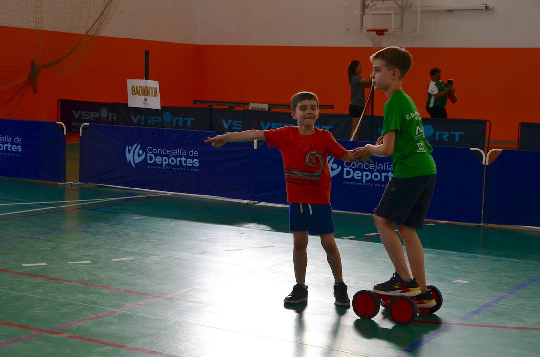 Actividades deportivas en el pabellón.