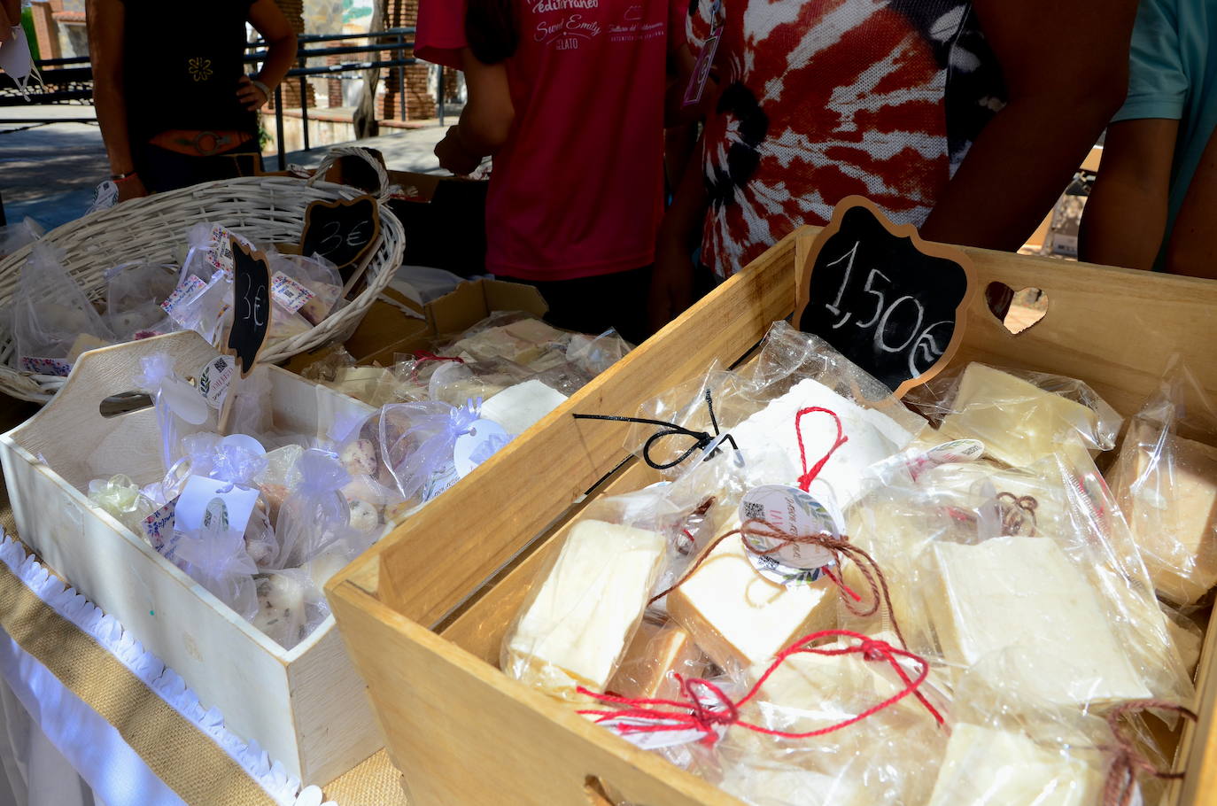 Venta de jabones artesanales del CEIP Mariana Pineda de Huétor Vega.