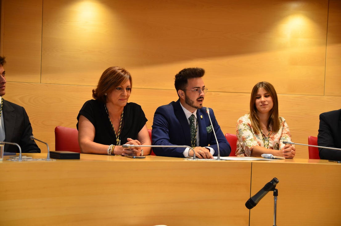 Elección y toma de posesión de Elena Duque como alcaldesa de Huétor Vega.