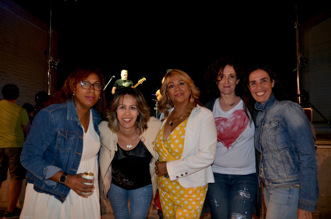 Huétor Vega programó una noche de San Juan con pop rock en directo.