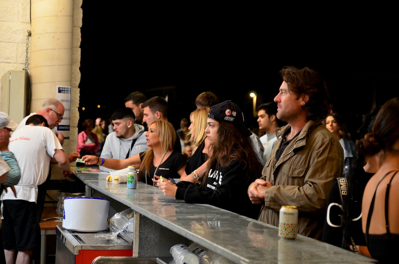 Huétor Vega programó una noche de San Juan con pop rock en directo.