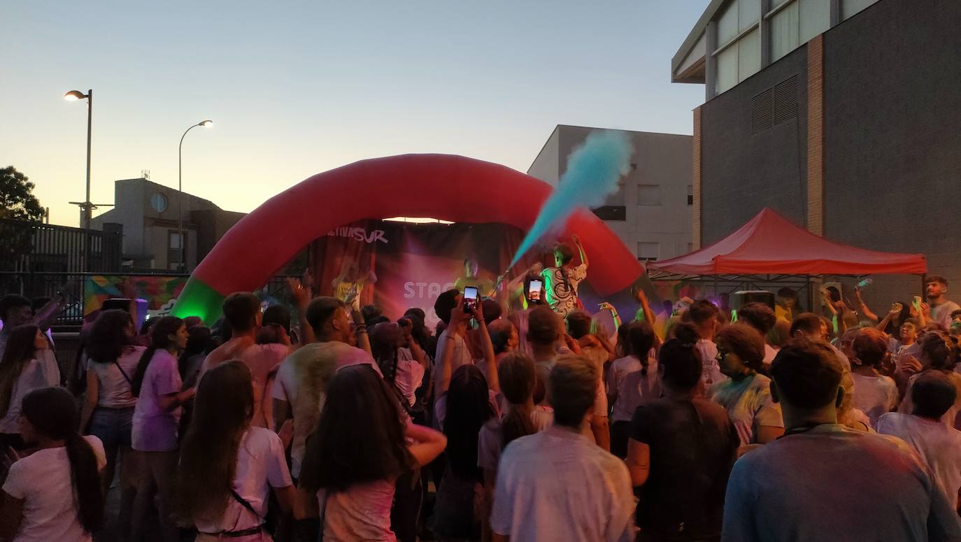 Fiesta Holi organizada por la concejalía de Juventud del Ayuntamiento de Huétor Vega.
