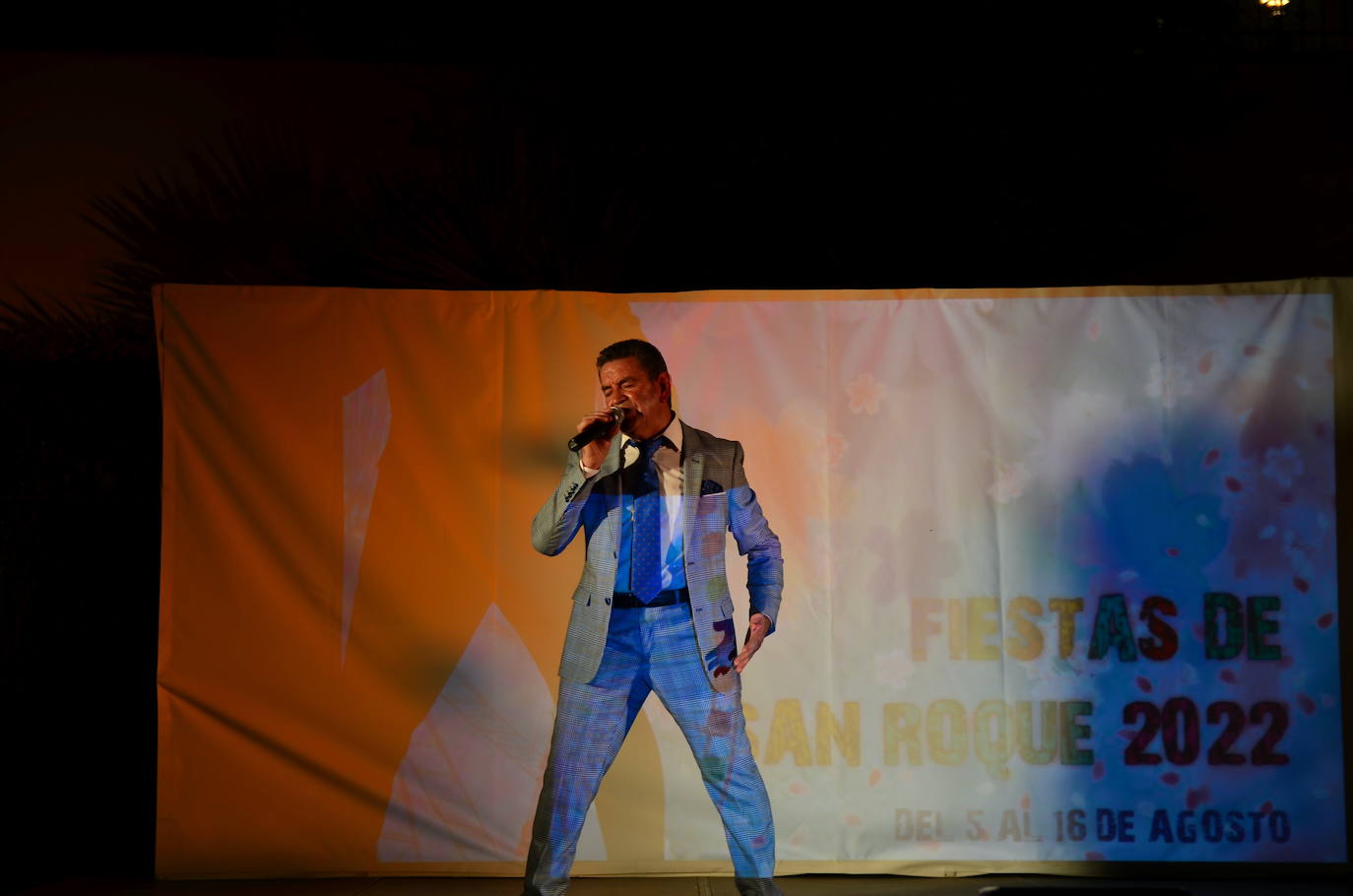 McGregor canta ‘Todo a pulmón’, himno adoptado por Miguel Ríos.