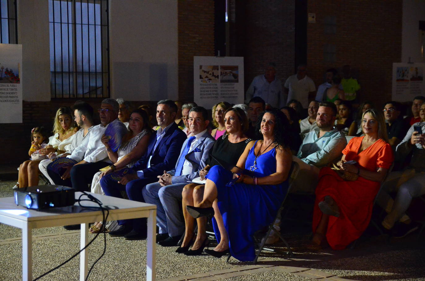 Más de 400 personas acudieron al pregón de las fiestas de Huétor Vega.