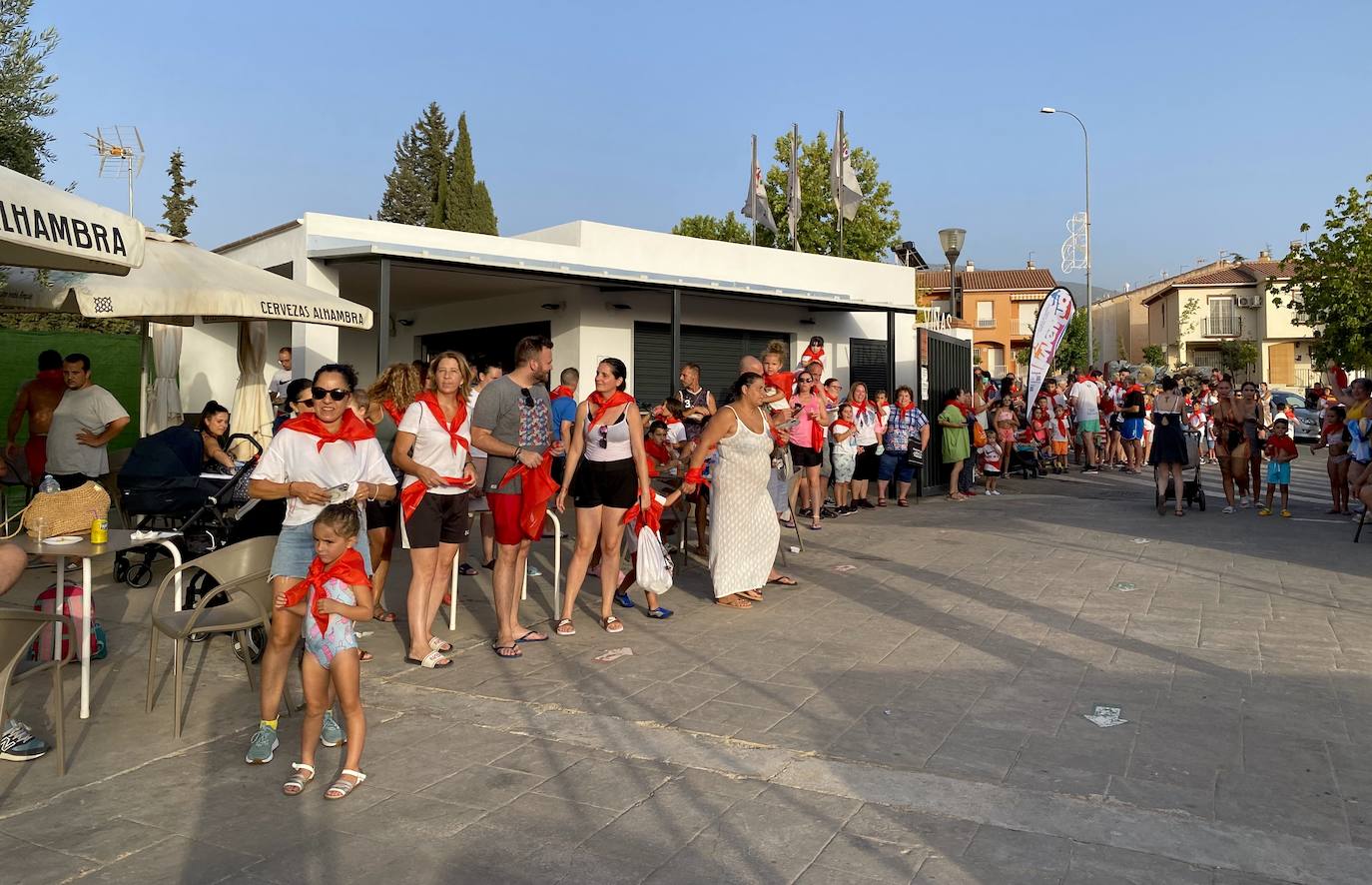 Encierro de toros hinchables en las fiestas de Huétor Vega.
