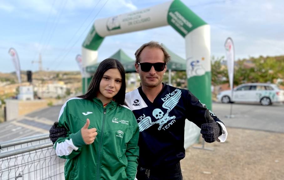 Paula Baena, con su padre, Francisco Baena.