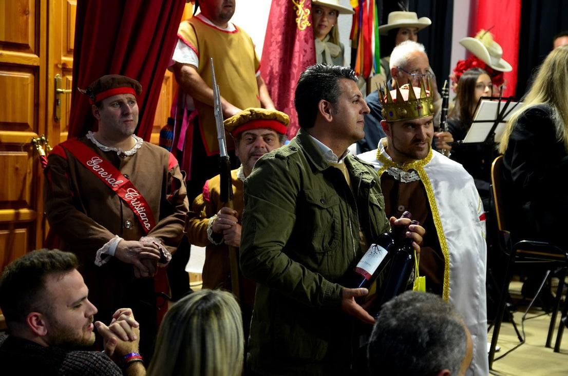 La Banda de Música de Huétor Vega celebró Santa Cecilia con un homenaje a las fiestas de Moros y Cristianos en el Centro Social La Nava.