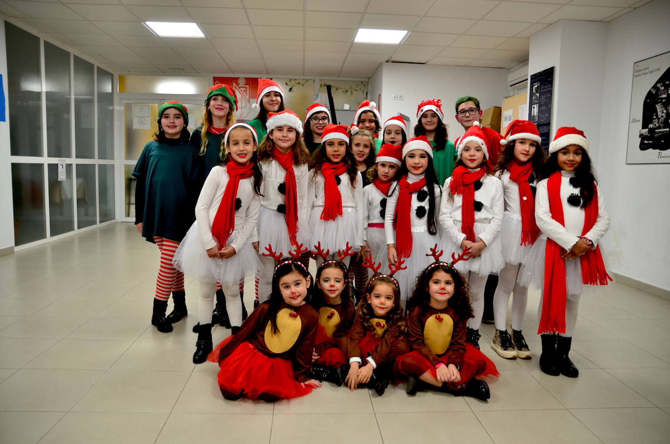 Grupos de baile de la Escuela de Música y Danza de Huétor Vega.