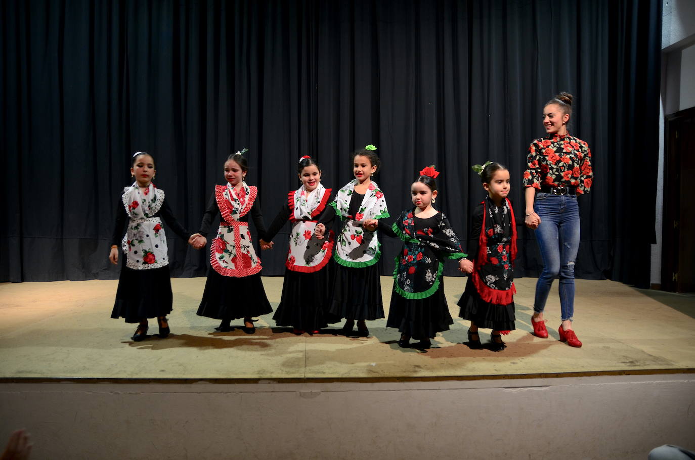 Grupos de baile flamenco de la Escuela de Música y Danza de Huétor Vega.
